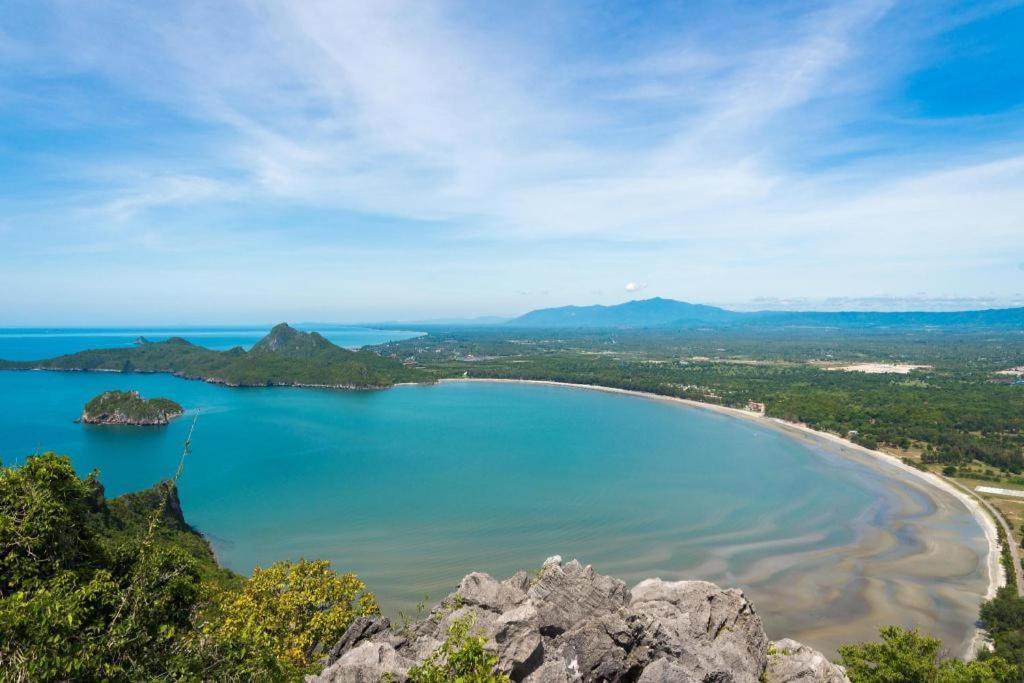 Prachuap Grand Hotel Prachuap Khiri Khan Exterior photo