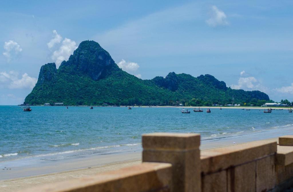 Prachuap Grand Hotel Prachuap Khiri Khan Exterior photo